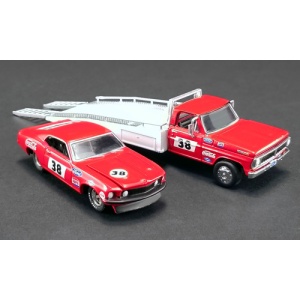acme-greenlight-51269-1969-ford-mustang-allan-moffet-1-64-c