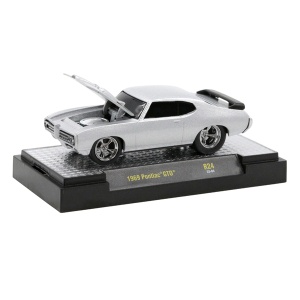 m2-machines-82161-24-1969-pontiac-gto-ground-pounders-1-64-a