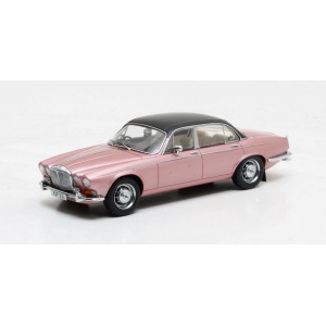 1973 Daimler Double Six Vanden Plas